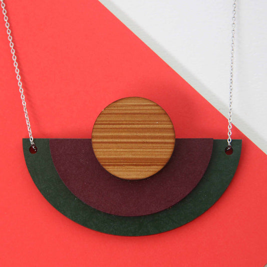Willow necklace - green and burgandy